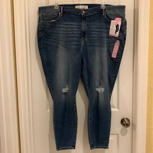 Plus size Womens Levi jeans